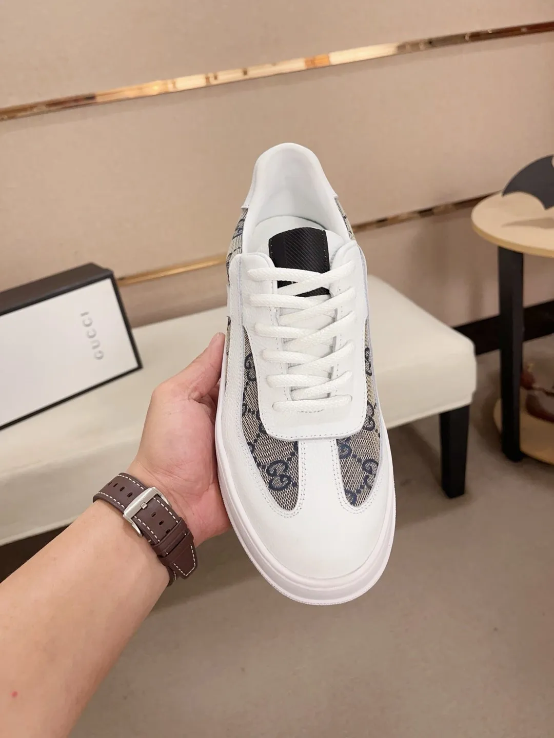 Men's shoes 💰: 420💰 [Gucci] Gucci's latest casual men's shoes, welcome to 1:1 comparison, a popular Hong Kong counter casual shoe, counter quality, support inspection, high-quality workmanship, uppers made of Italian imported calfskin, sheepskin lining insoles original fashion sports outsole, casual fashion, high-end quality, size: 38-44.